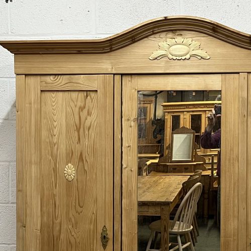 fig 1. TRIPLE DOOR ANTIQUE PINE WARDROBE (DISMANTLES)