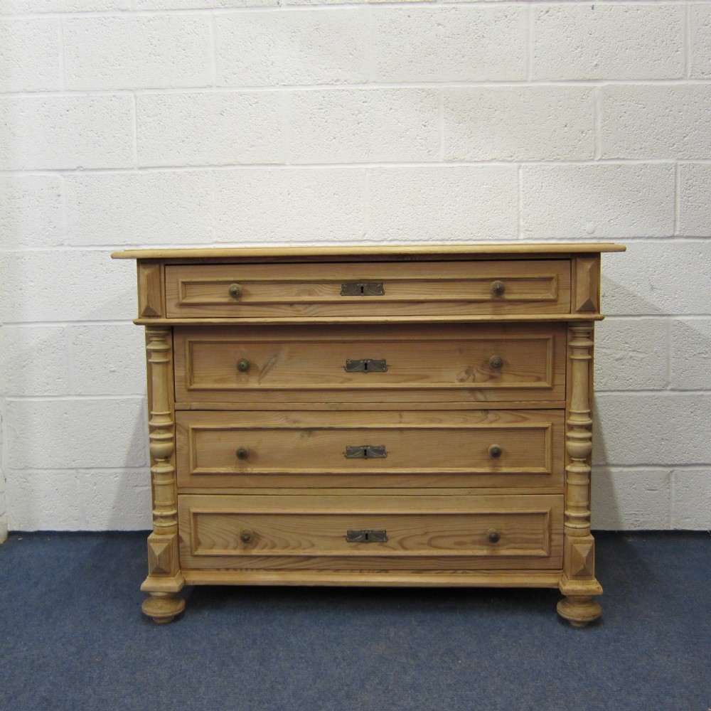 Antique pine chest of 4 drawers