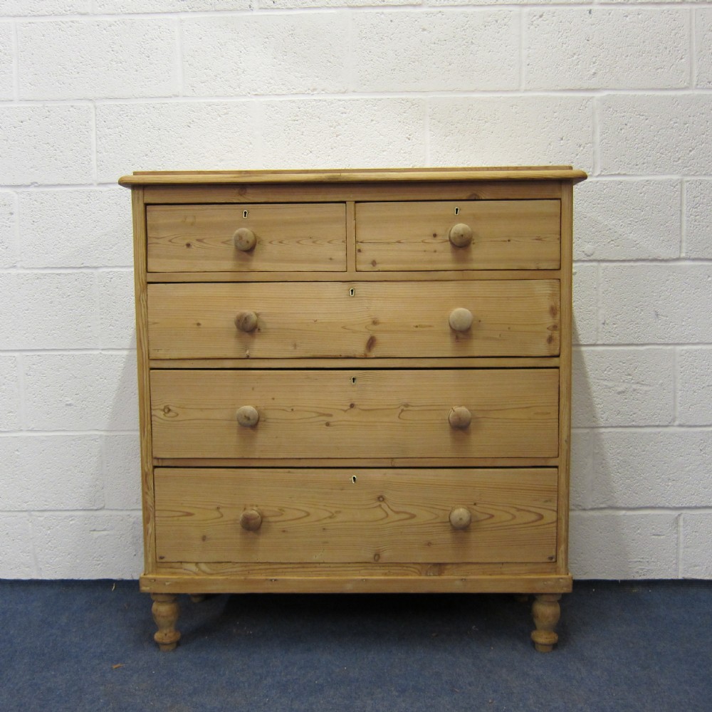 Large Victorian pine chest of drawers