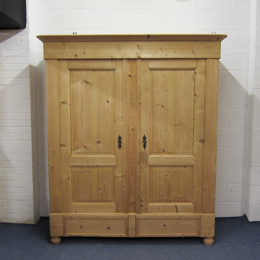 Large antique pine wardrobe (dismantles)