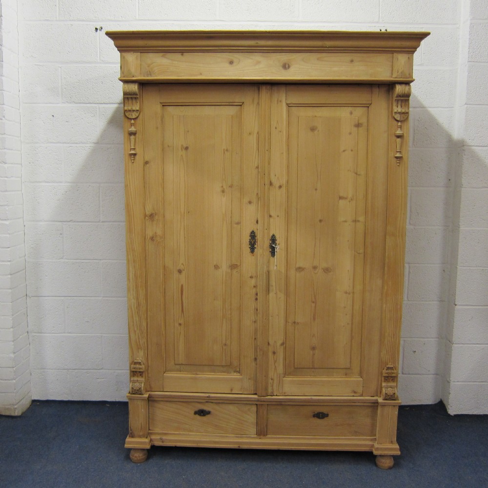 Antique pine wardrobe (dismantles)