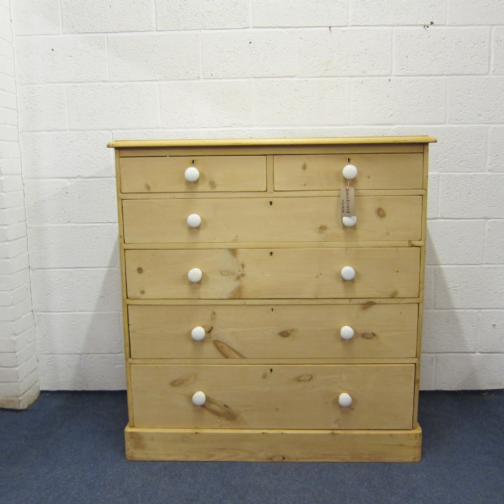 Very large Victorian pine chest of drawers 