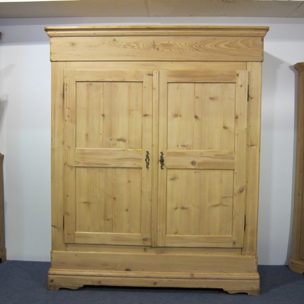 Lovely large old pine wardrobe which dismantles for delivery