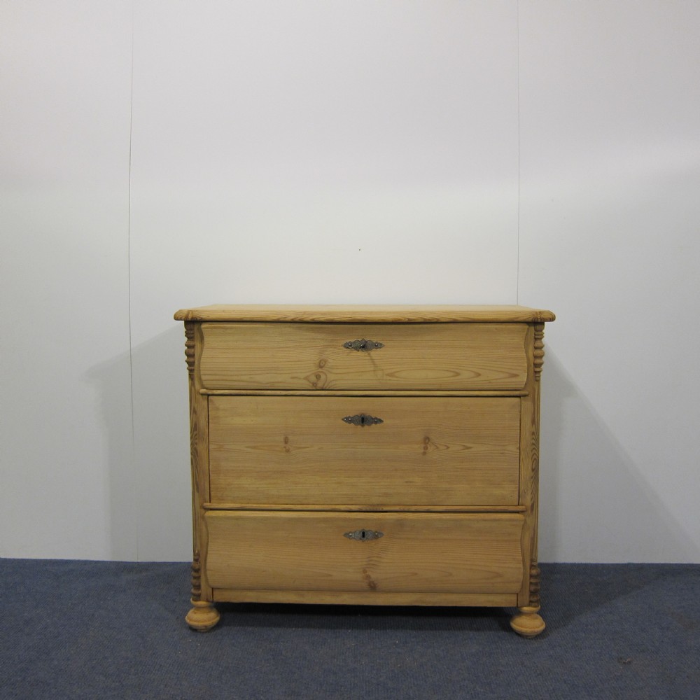 Small antique pine chest of drawers