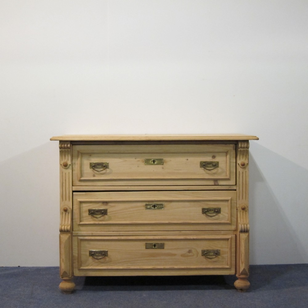 Antique pine chest of drawers Circa 1915