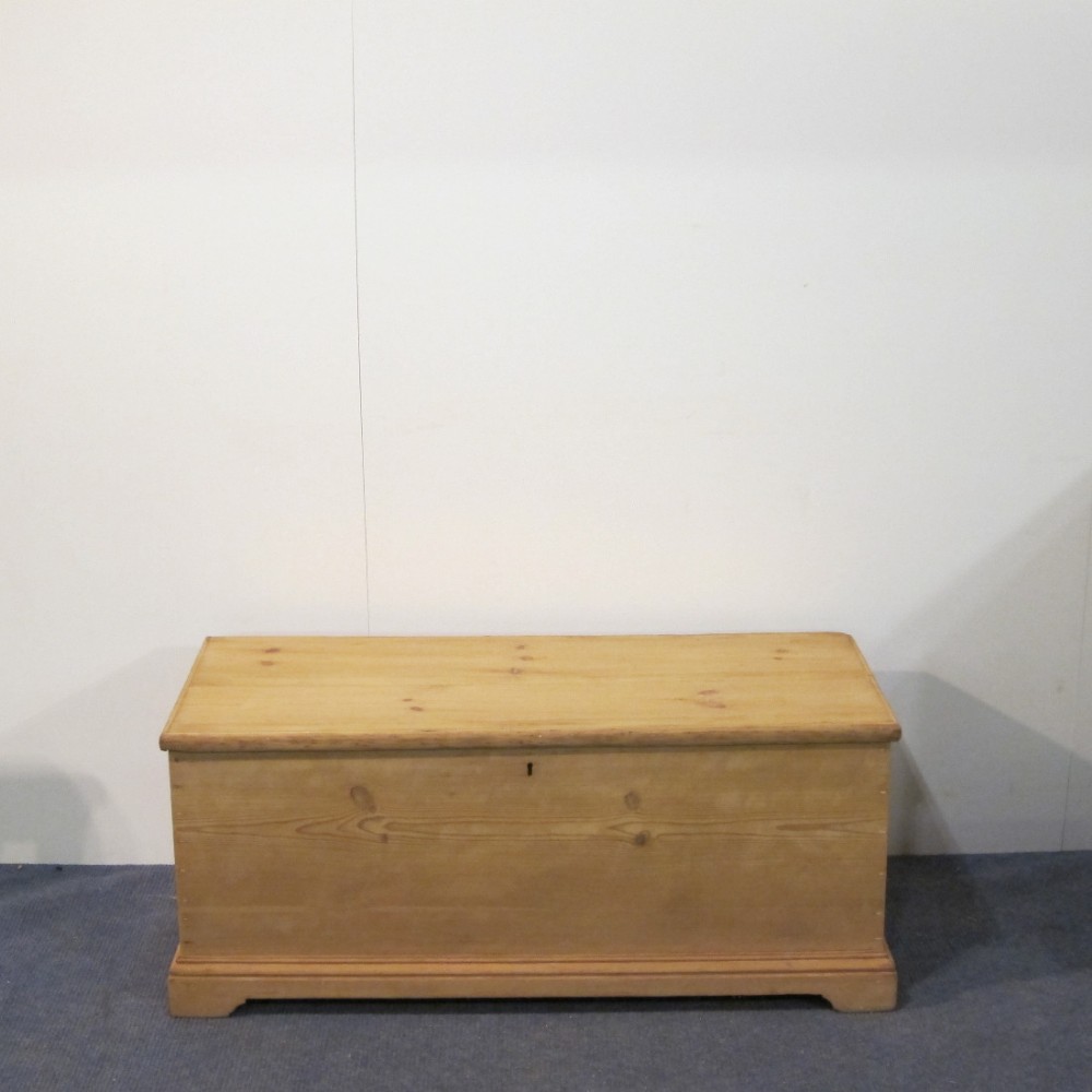 Victorian pine blanket box 