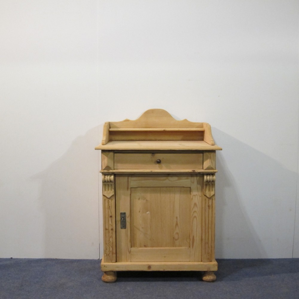 Antique pine wash cupboard - Circa 1920's