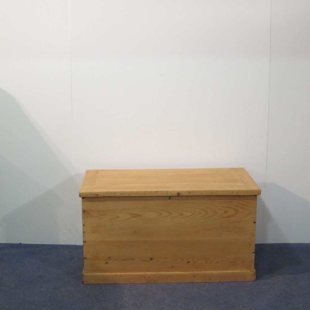 Late Victorian pine blanket box 