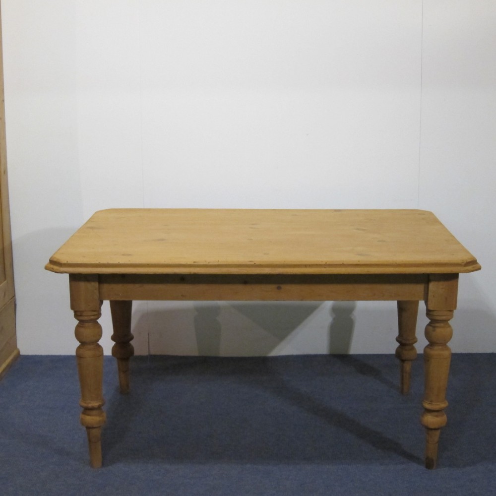 Victorian Farmhouse Kitchen Table 