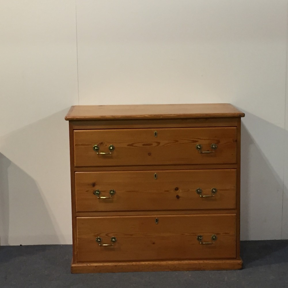 Traditional Victorian Pine Chest of Drawers