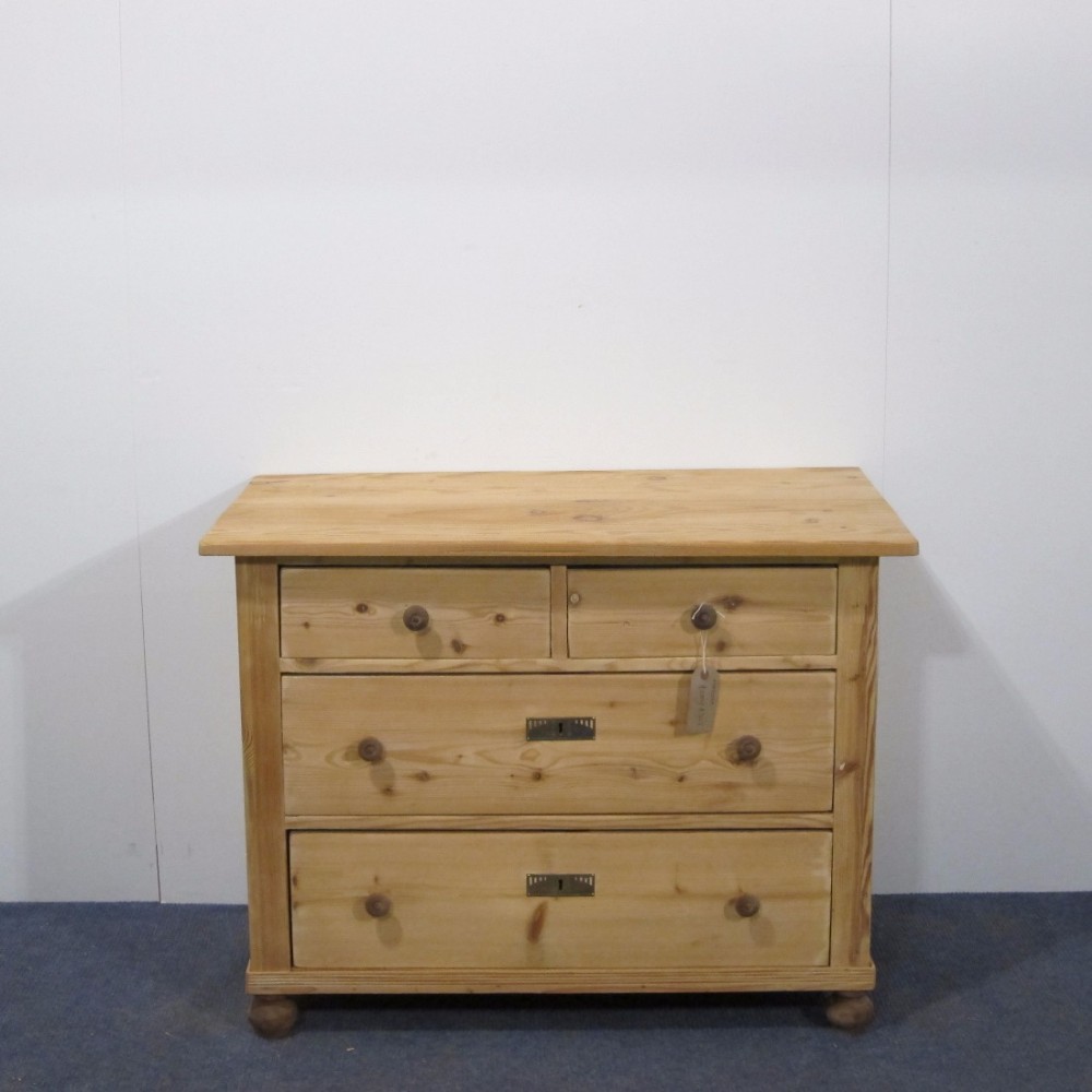Small Antique Pine Chest of Drawers c.1920's