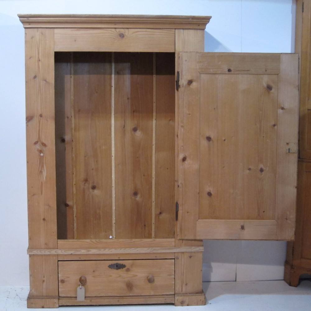 Old English, 1 door & 1 Drawer Wardrobe c.1880