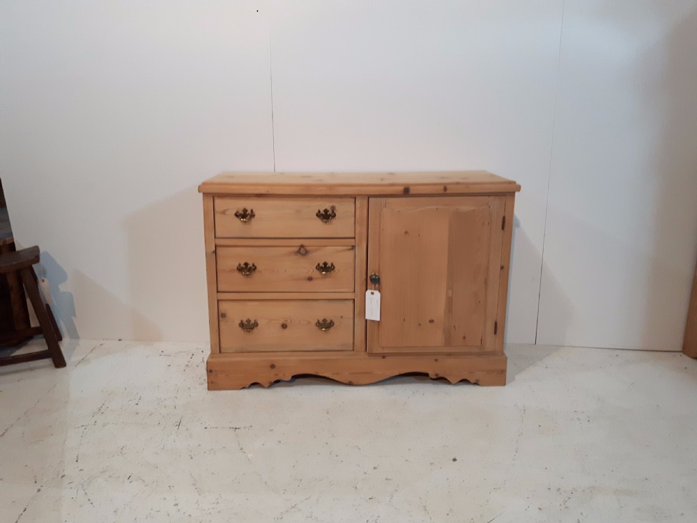 Small Victorian Pine Sideboard