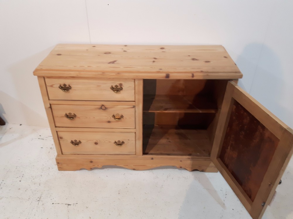 Small Victorian Pine Sideboard View IV