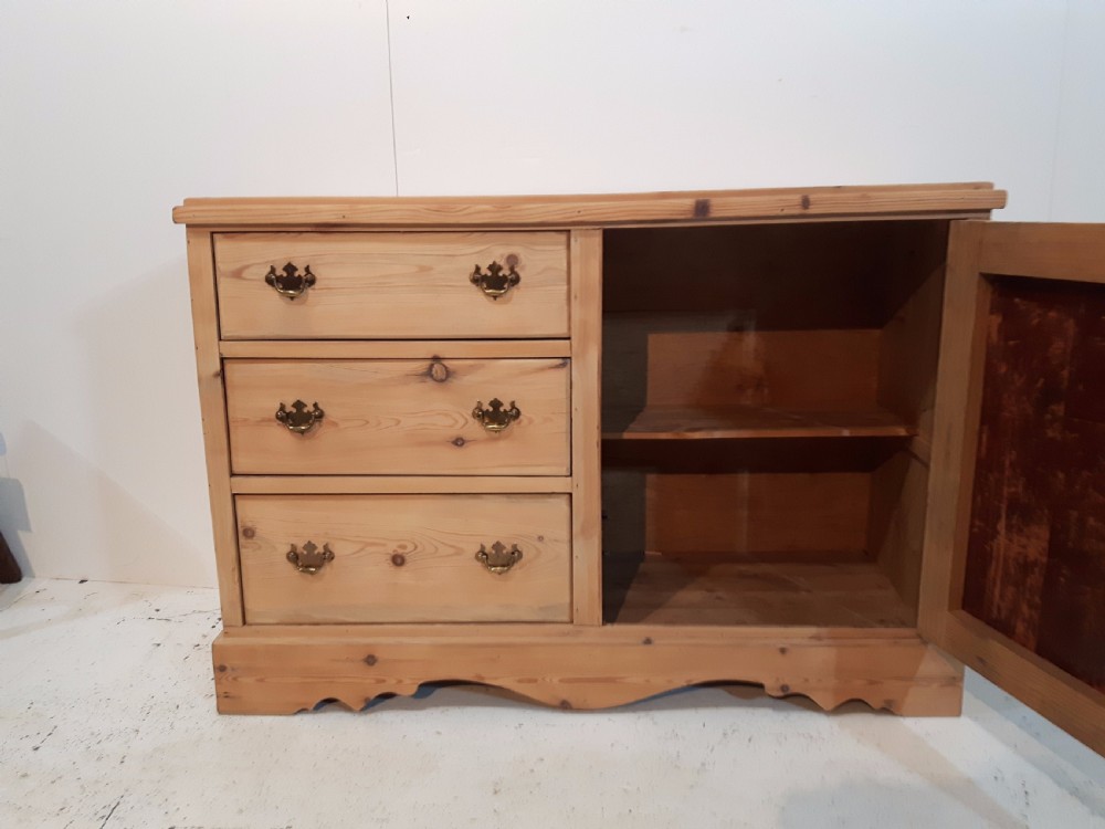 Small Victorian Pine Sideboard View V
