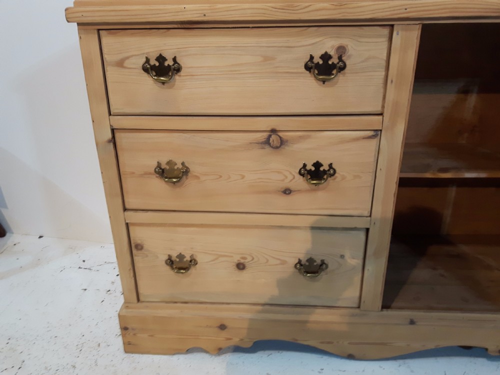 Small Victorian Pine Sideboard View VII