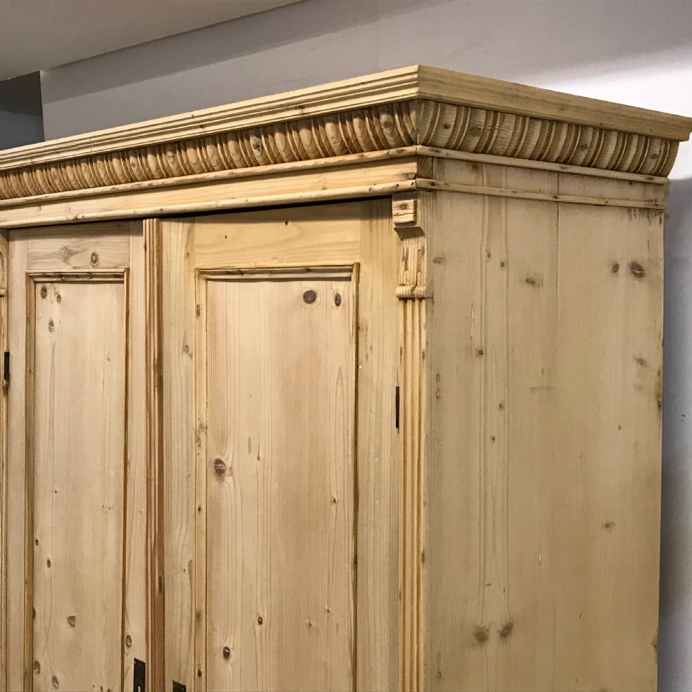 LARGE DECORATIVE ANTIQUE PINE CUPBOARD View VI