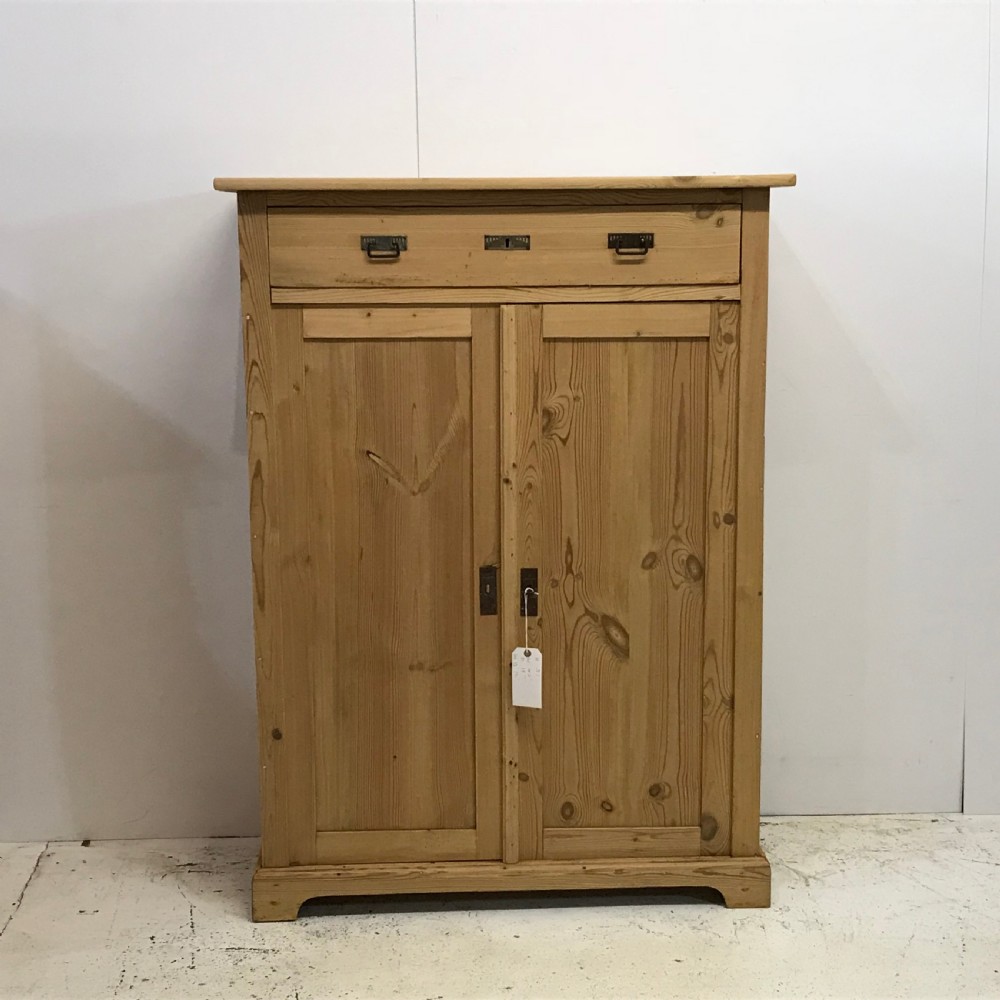 ANTIQUE PINE LINEN CUPBOARD  View II