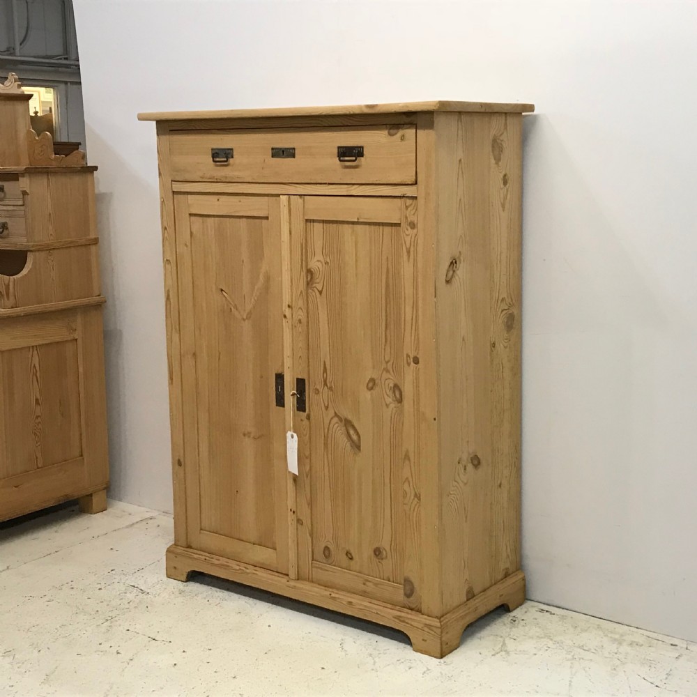 ANTIQUE PINE LINEN CUPBOARD  View IV