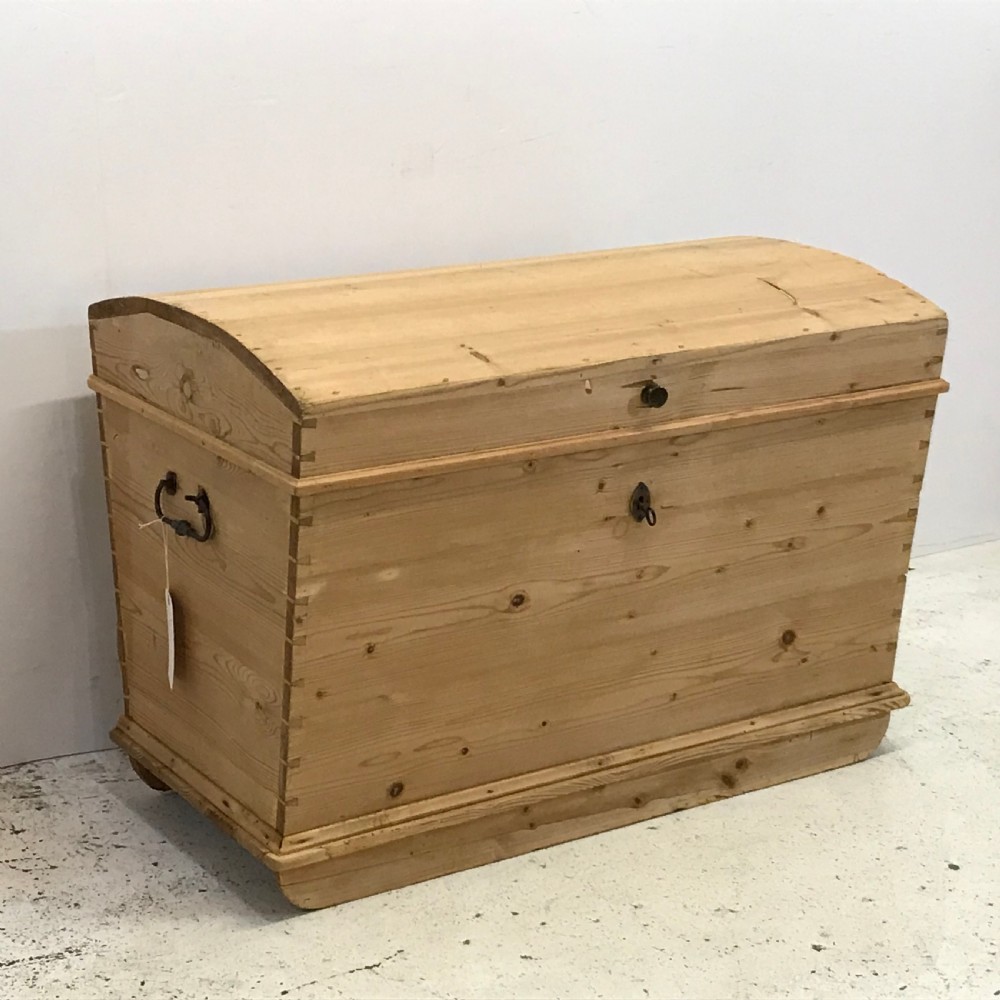 Large Dome Shape Old Pine Chest 