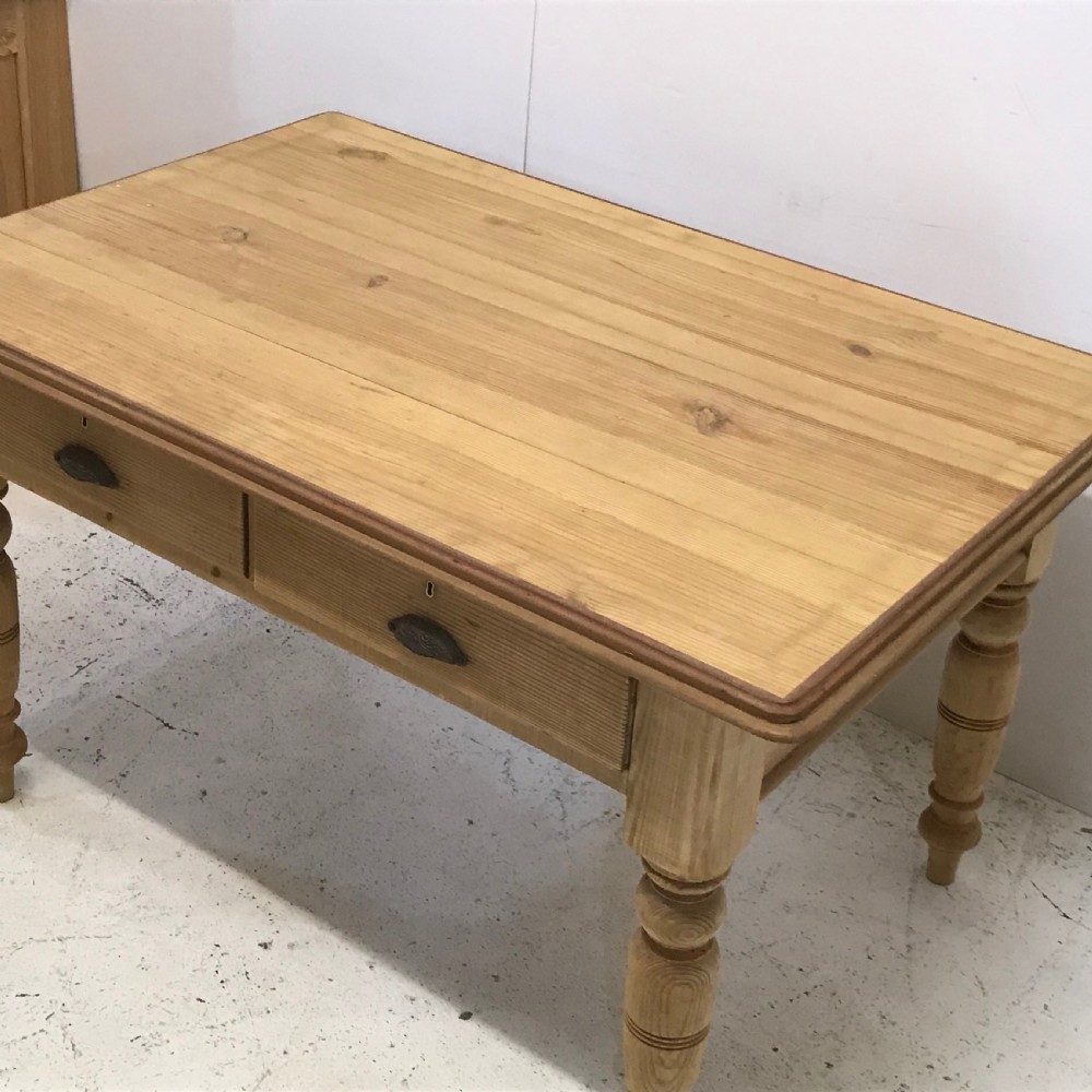 Old English Pine Country Kitchen Table  View IV