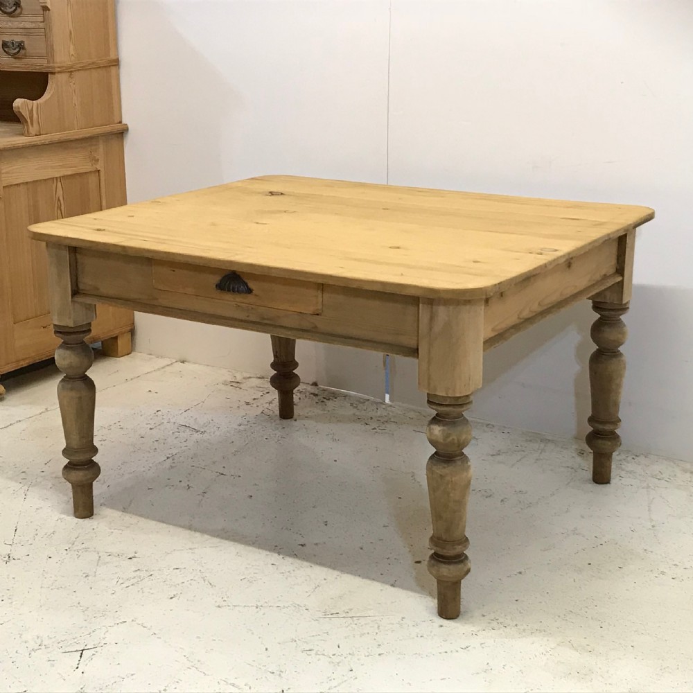 Victorian Pine Farmhouse Table with Turned legs  View IV