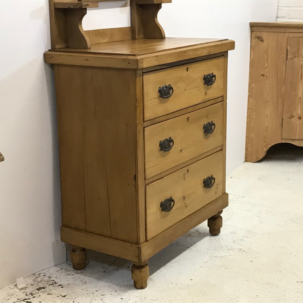 OLD ENGLISH PINE DRESSING CHEST  View VI