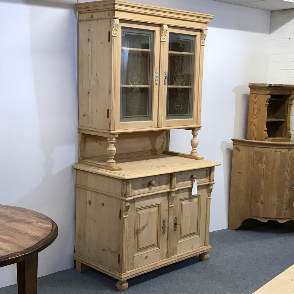 LOVELY EXAMPLE OF AN ART NOUVEAU PINE DRESSER C.1910 View IV