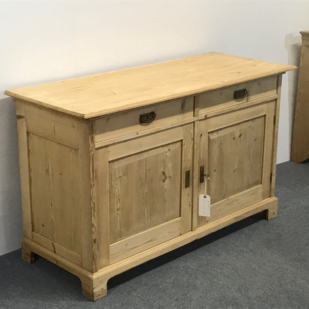 Classic Old Pine Kitchen Sideboard c.1920 View III
