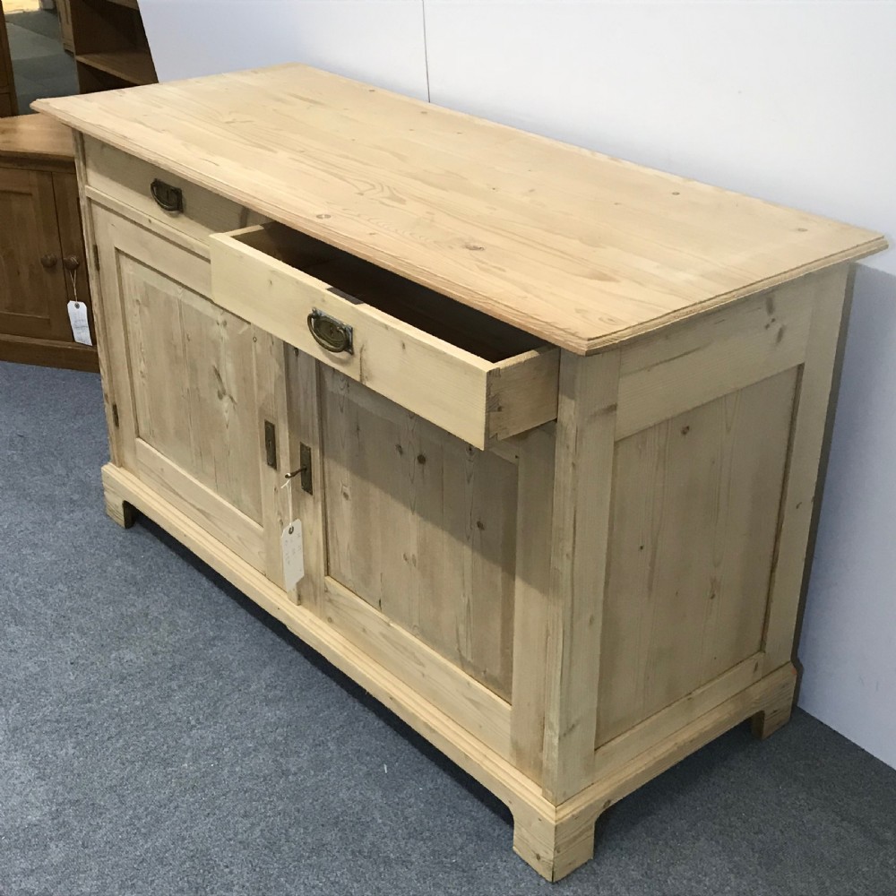 Classic Old Pine Kitchen Sideboard c.1920 View IV