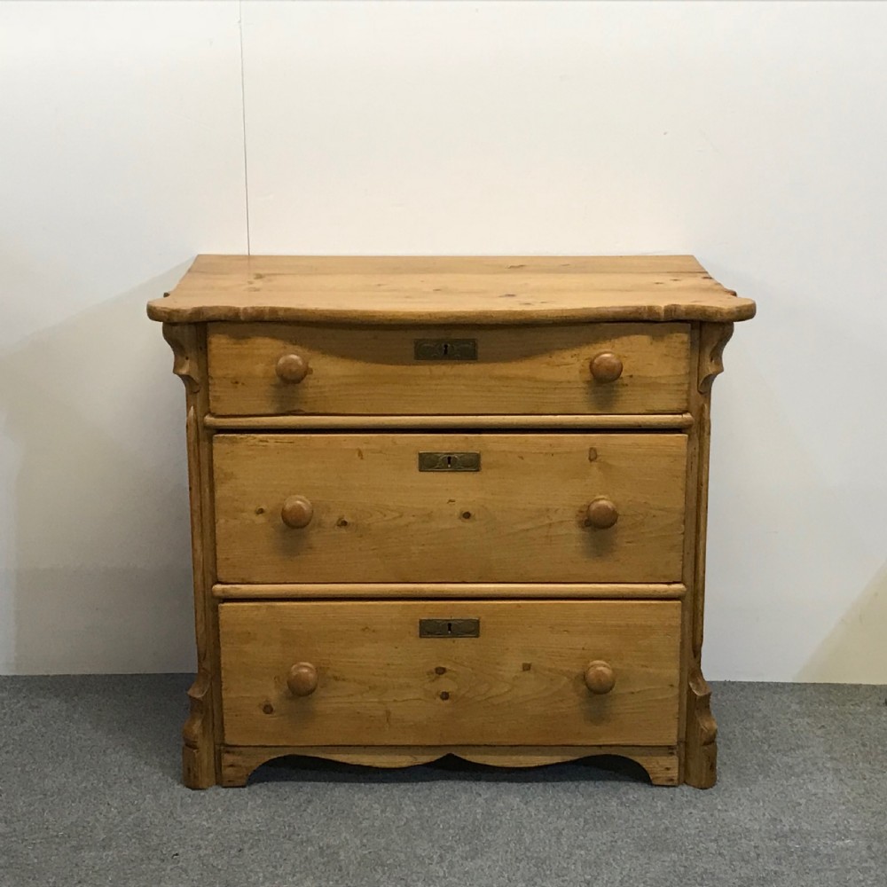 SMALL ANTIQUE PINE CHEST OF DRAWERS