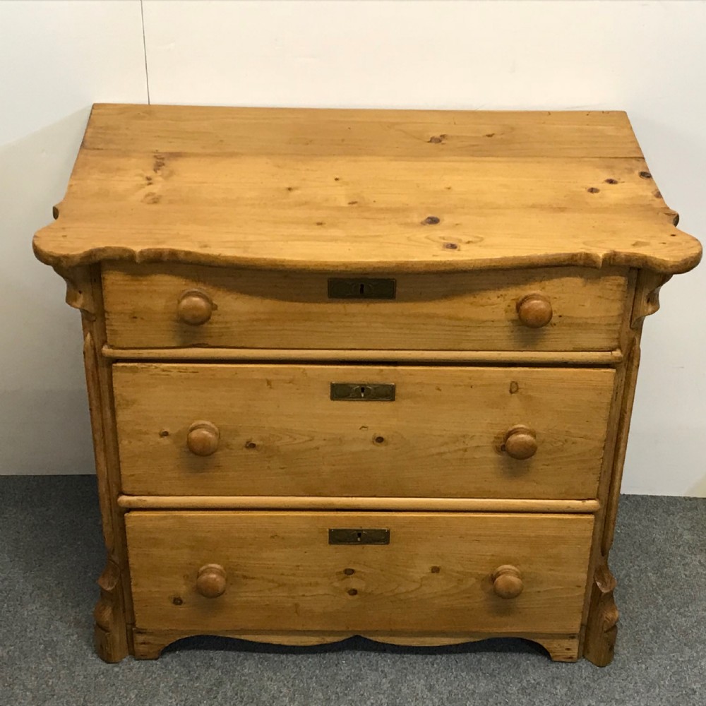 SMALL ANTIQUE PINE CHEST OF DRAWERS View II