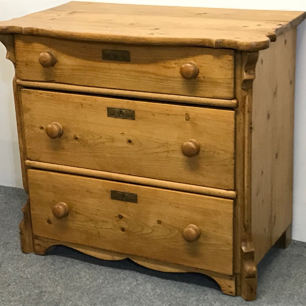 SMALL ANTIQUE PINE CHEST OF DRAWERS View IV