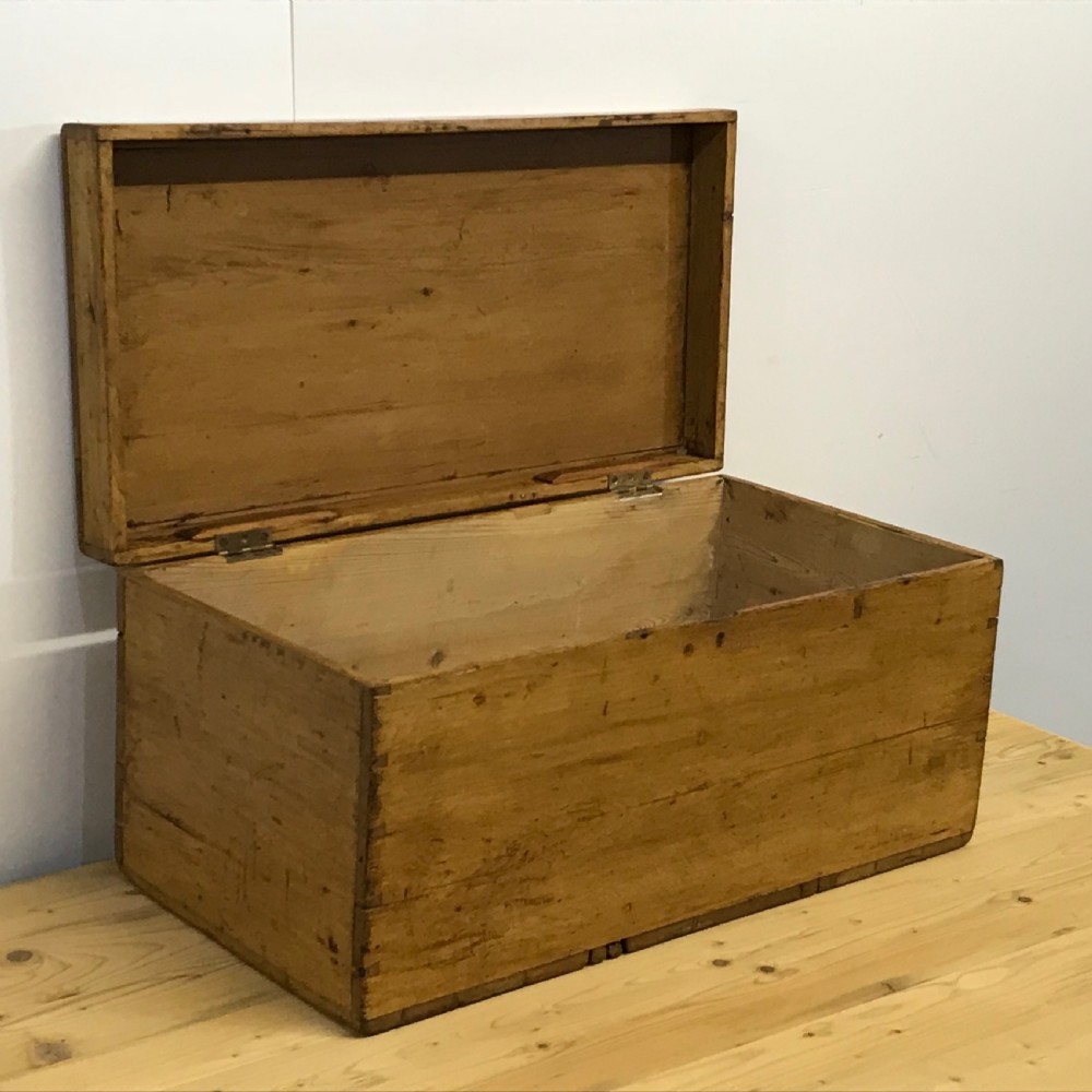 CHARMING VICTORIAN PINE TOY BOX  View V