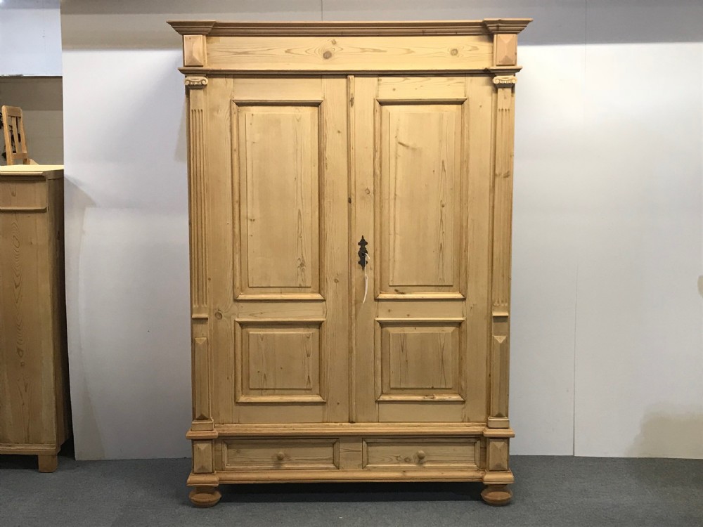 TURN OF THE CENTURY DOUBE PINE WARDROBE