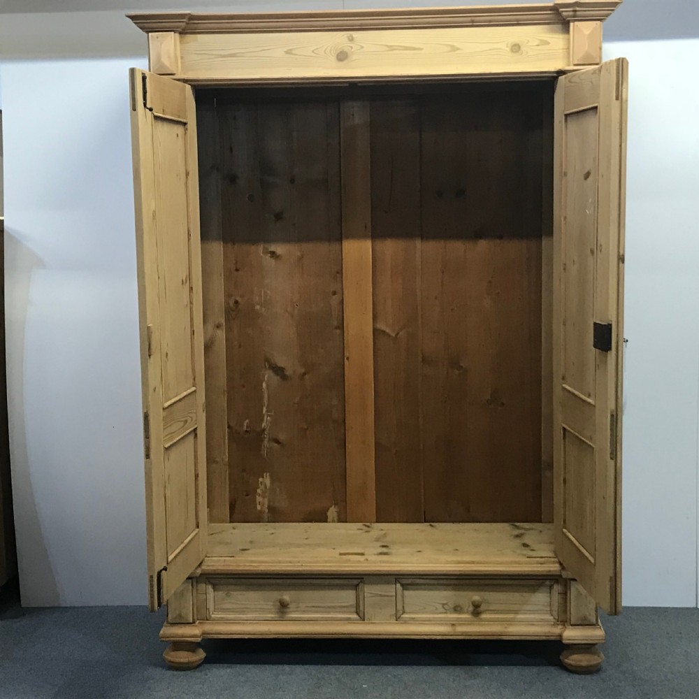 TURN OF THE CENTURY DOUBE PINE WARDROBE View V