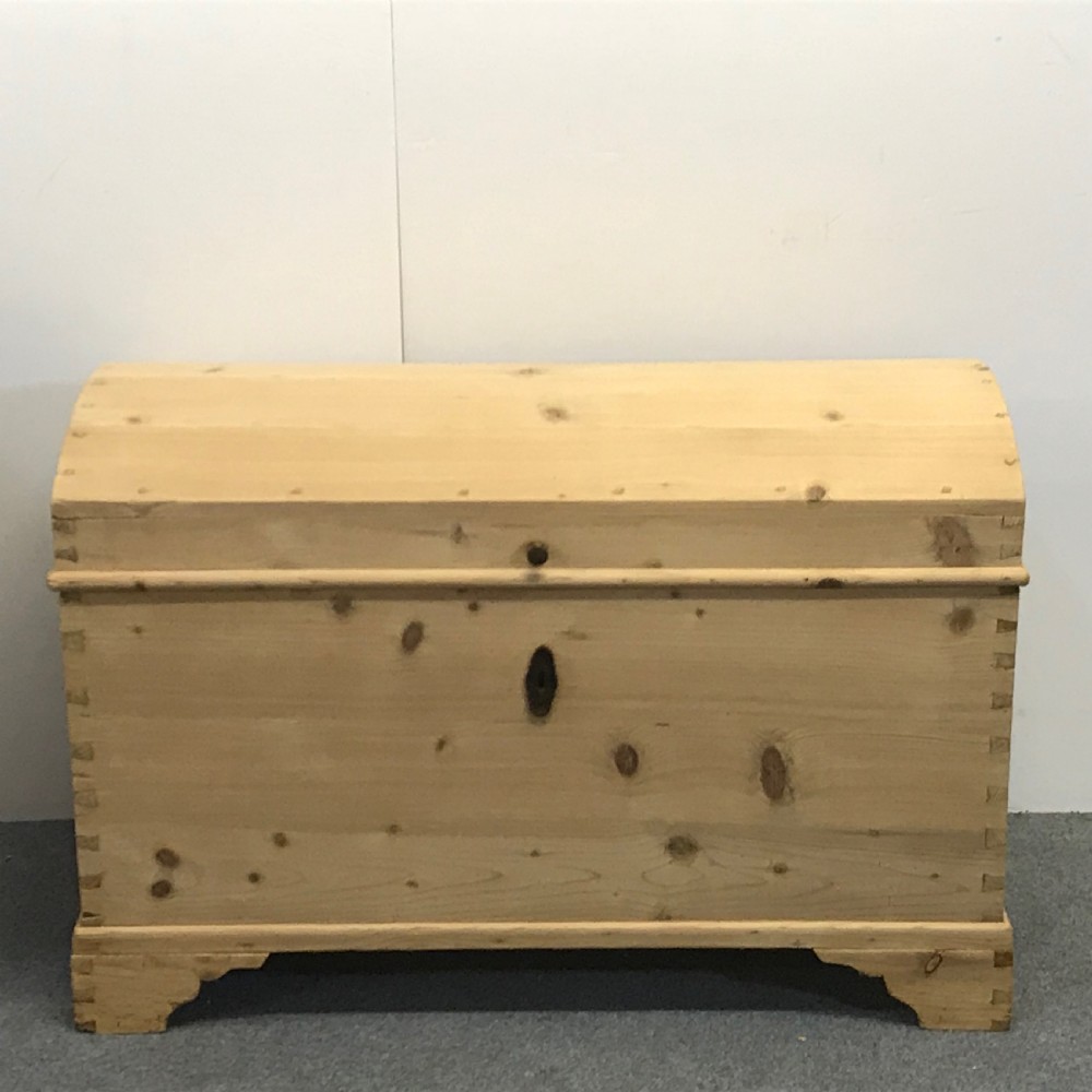 19TH CENTURY LINEN CHEST  View II