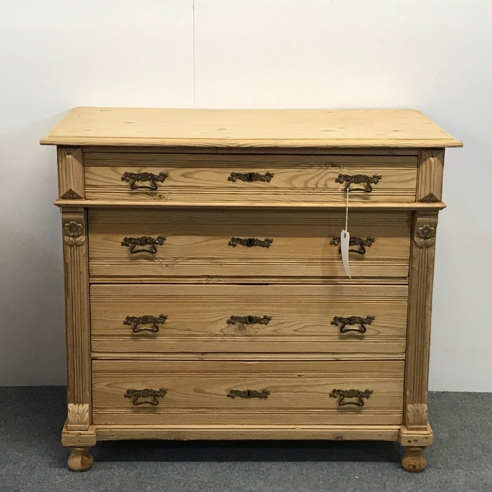 ANTIQUE PINE CHEST OF 4 DRAWERS