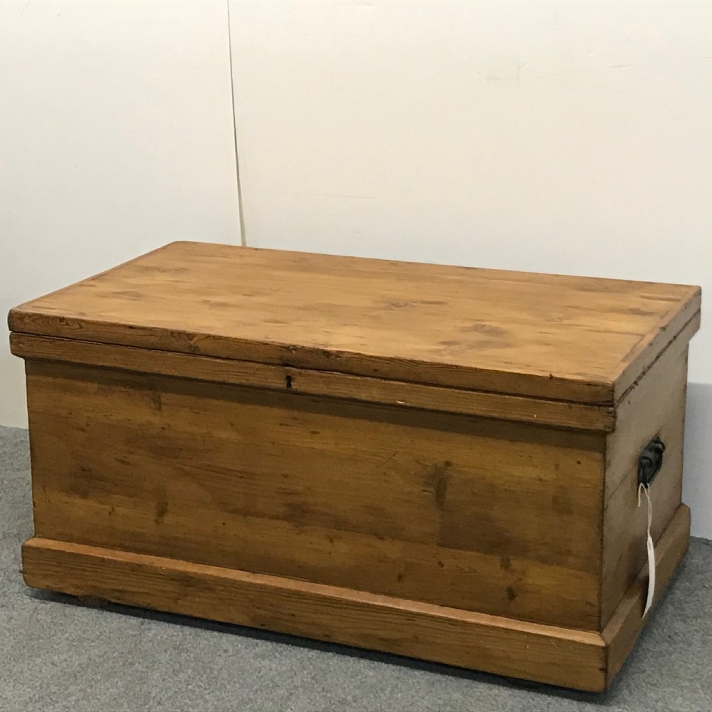 LATE VICTORIAN PINE BLANKET CHEST  View III