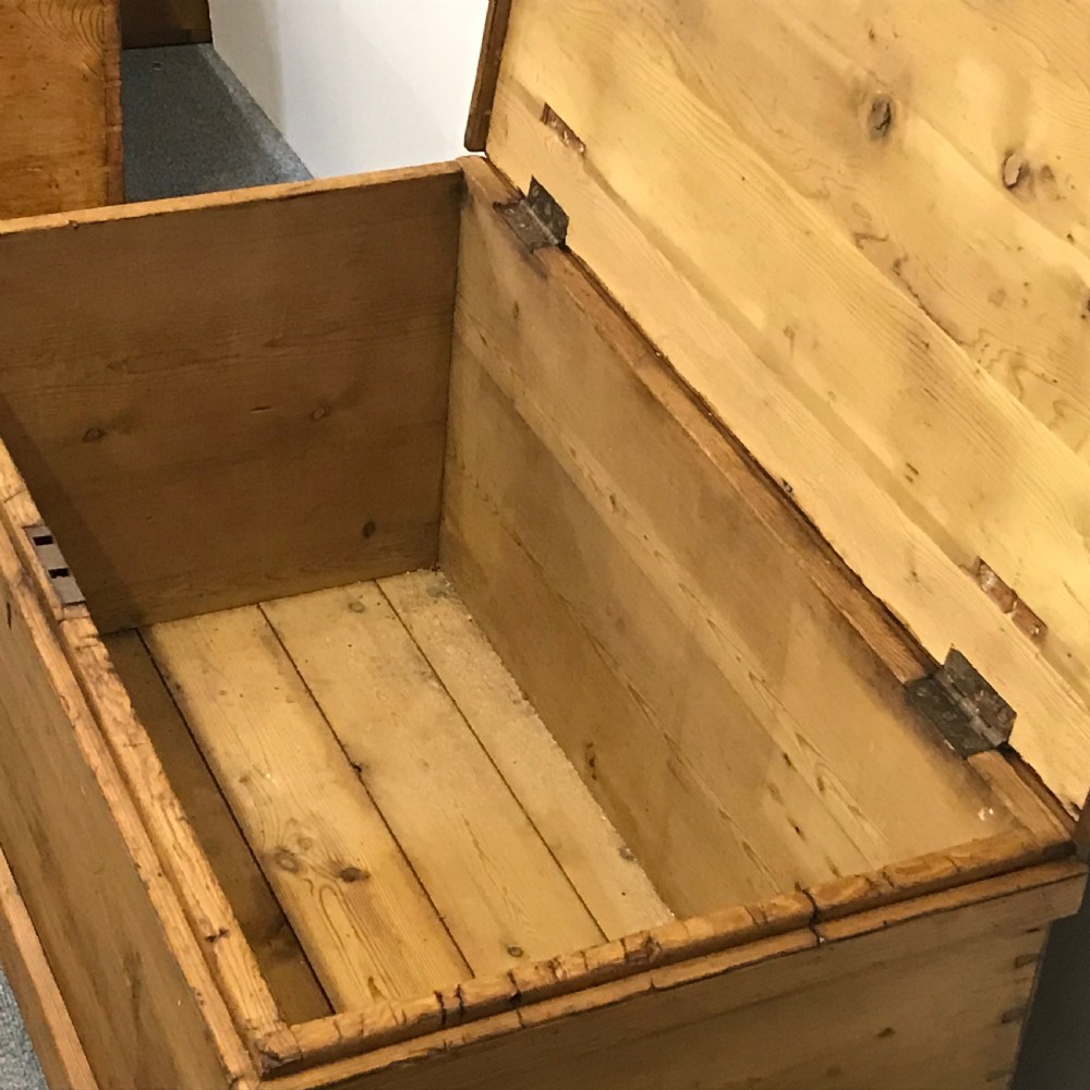 LATE VICTORIAN PINE BLANKET CHEST  View VI