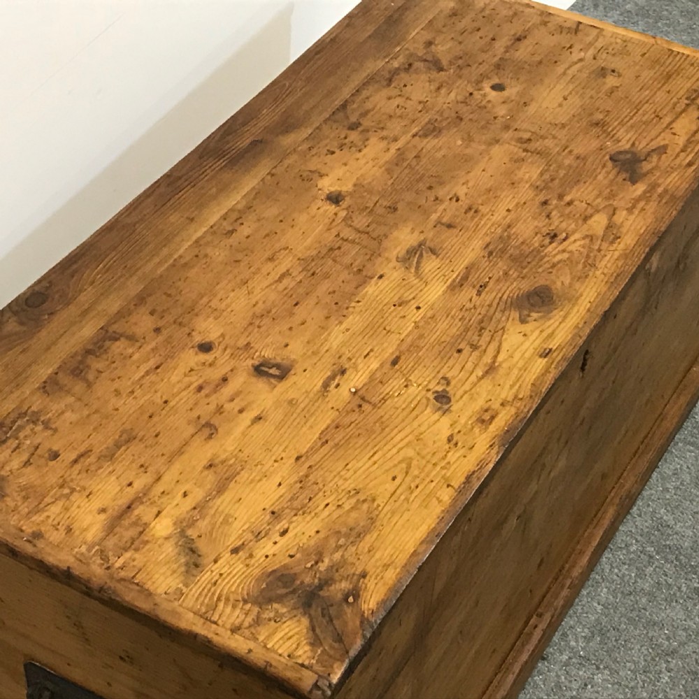 OLD ENGLISH PINE LINEN CHEST  View IV