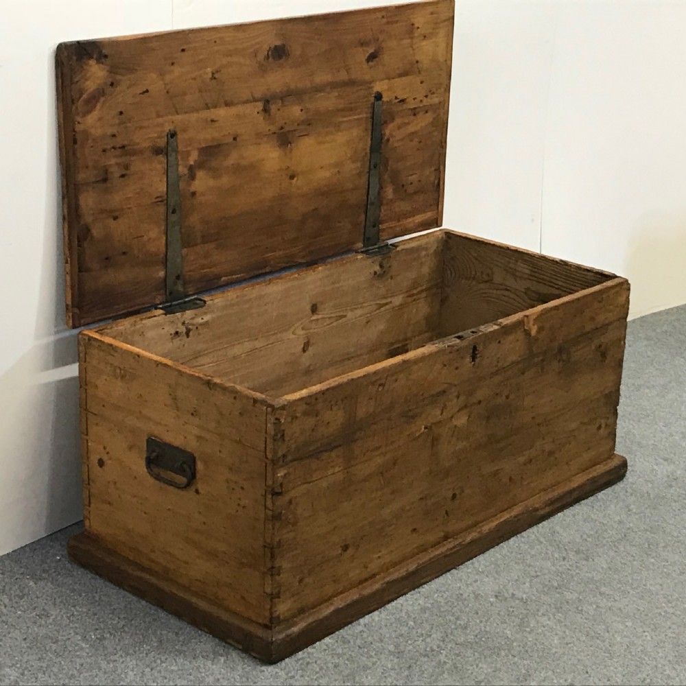 OLD ENGLISH PINE LINEN CHEST  View V