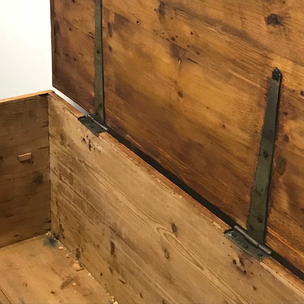 OLD ENGLISH PINE LINEN CHEST  View VI