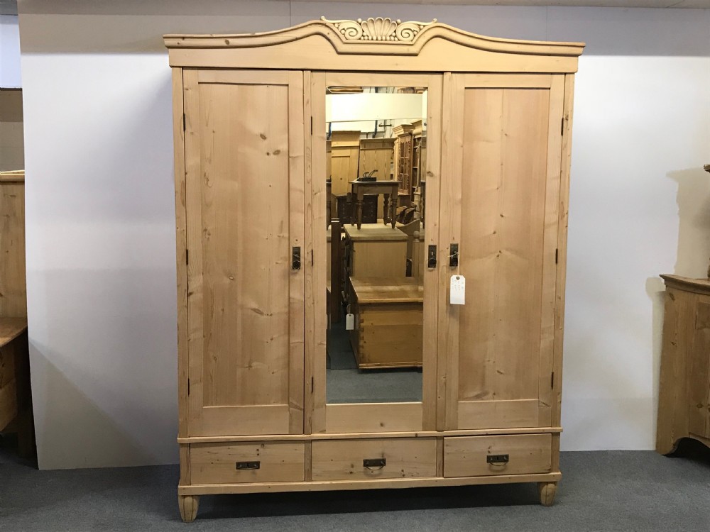 LARGE ANTIQUE PINE TRIPLE DOOR WARDROBE WITH MIRROR