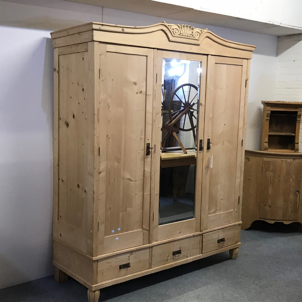 LARGE ANTIQUE PINE TRIPLE DOOR WARDROBE WITH MIRROR View VI