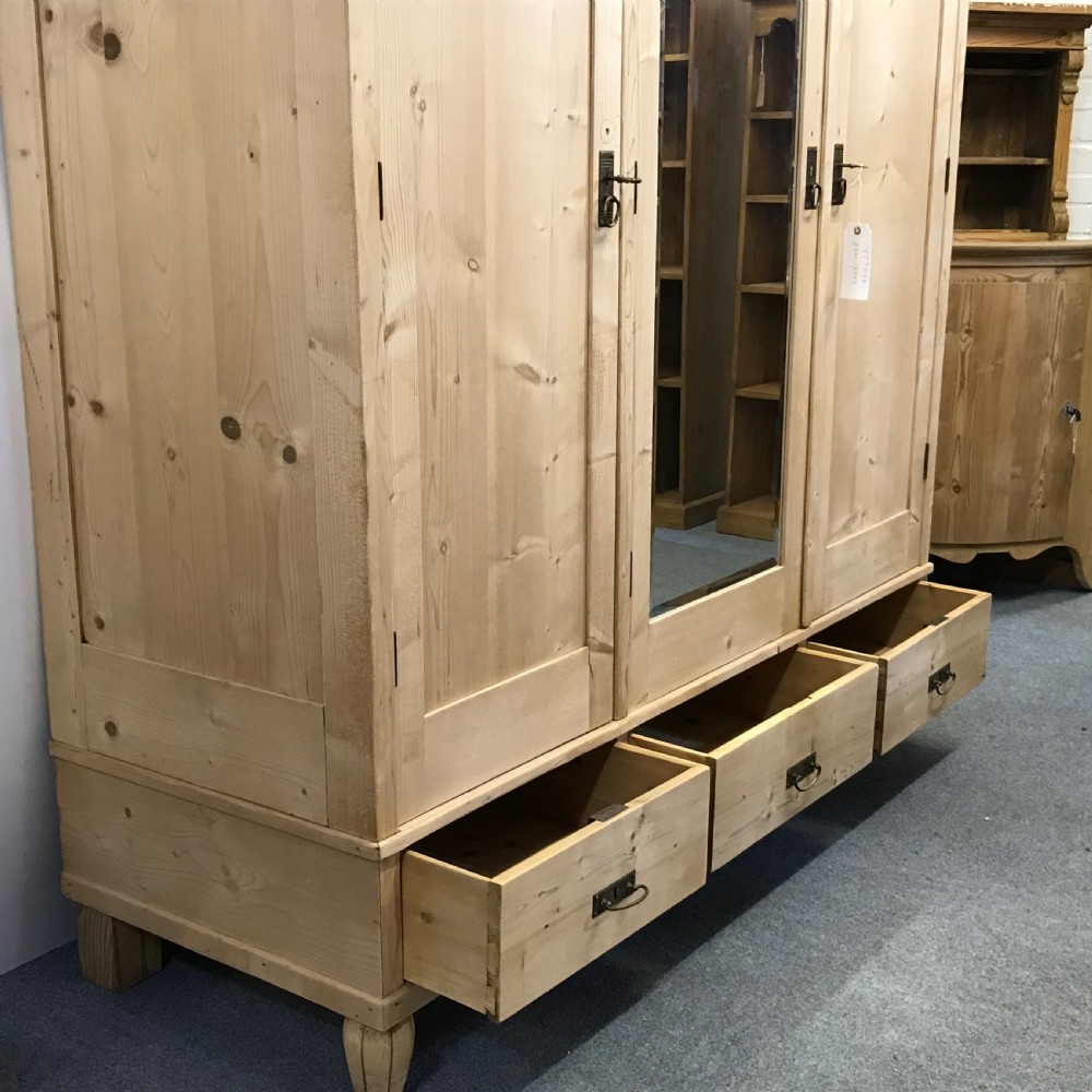 LARGE ANTIQUE PINE TRIPLE DOOR WARDROBE WITH MIRROR View VII
