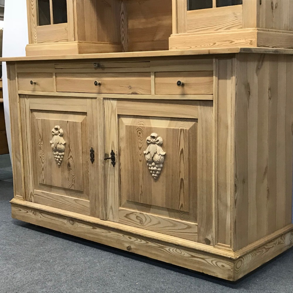 LARGE ANTIQUE PINE  DISPLAY DRESSER View IV