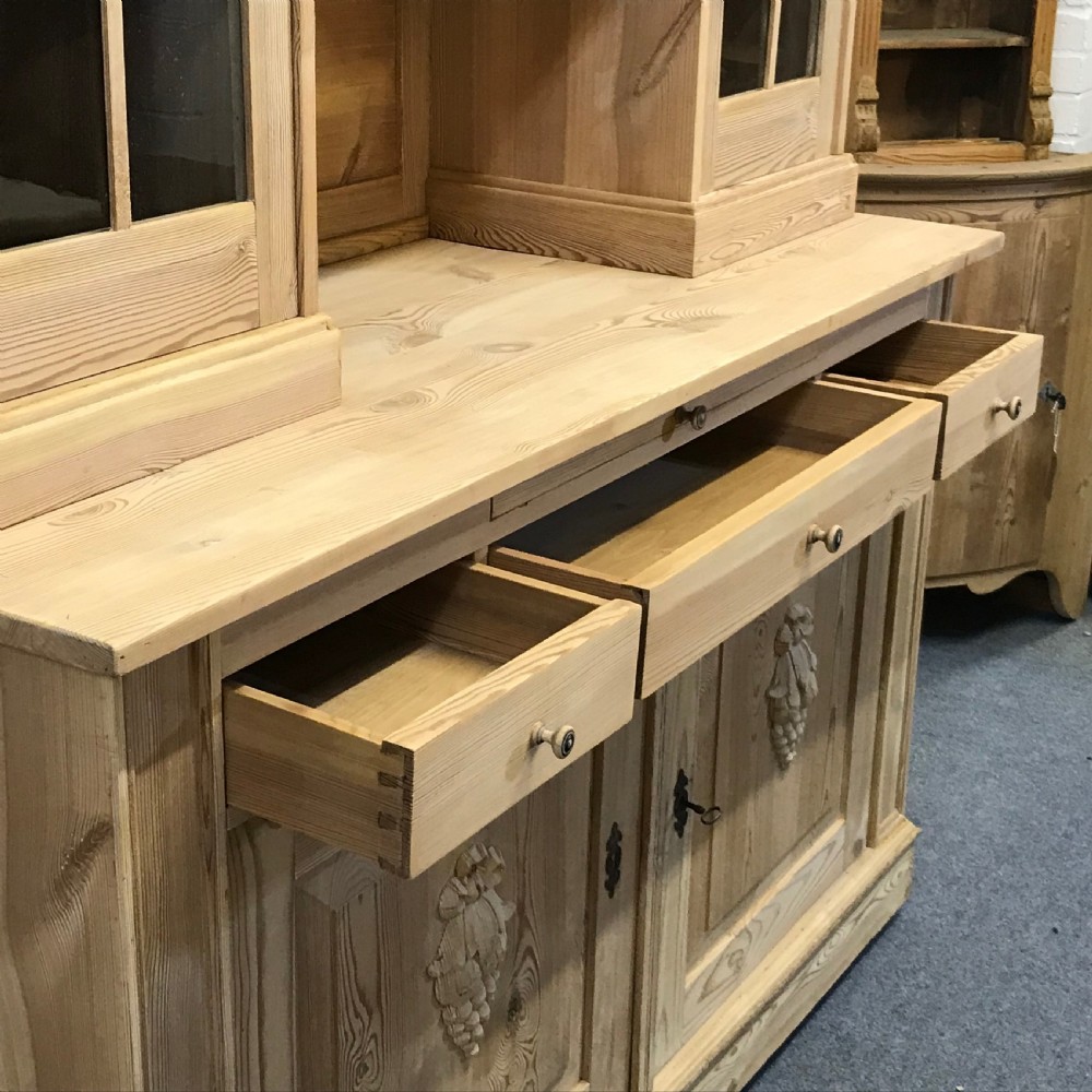 LARGE ANTIQUE PINE  DISPLAY DRESSER View V