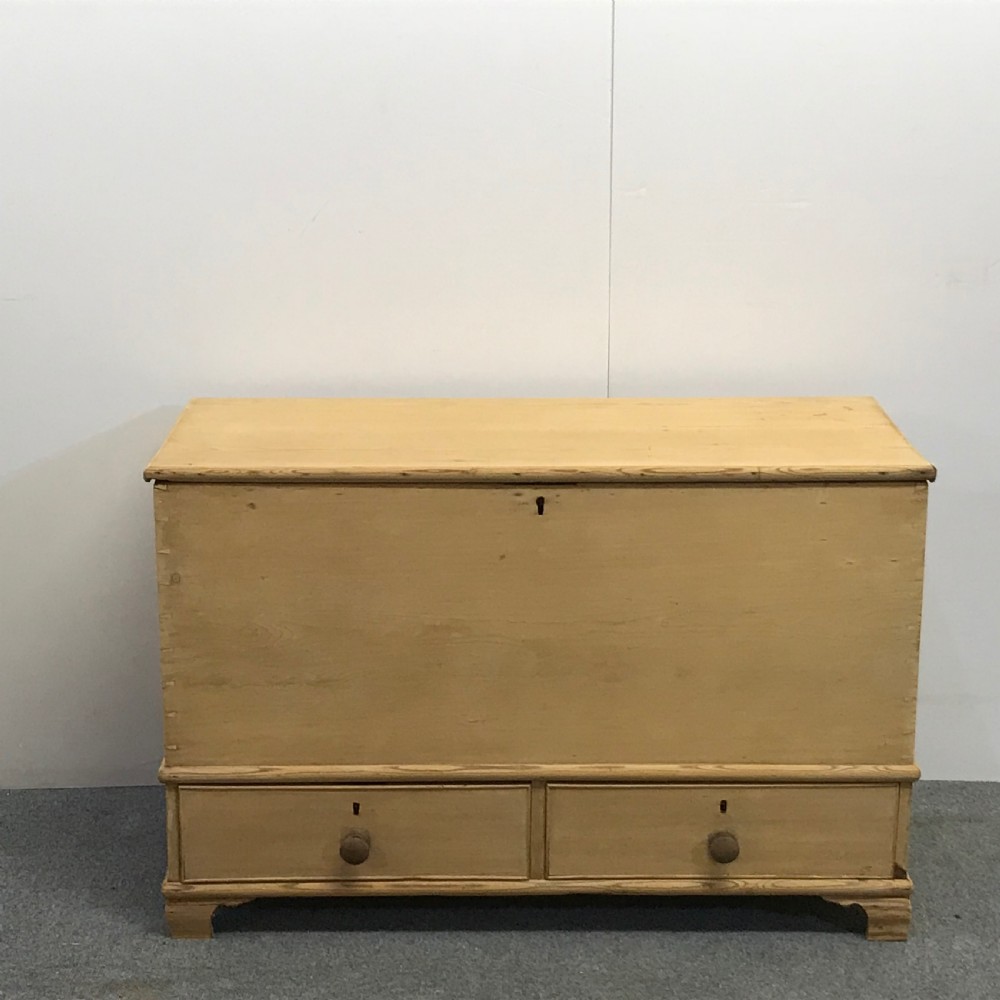 Georgian Pine Mule Chest