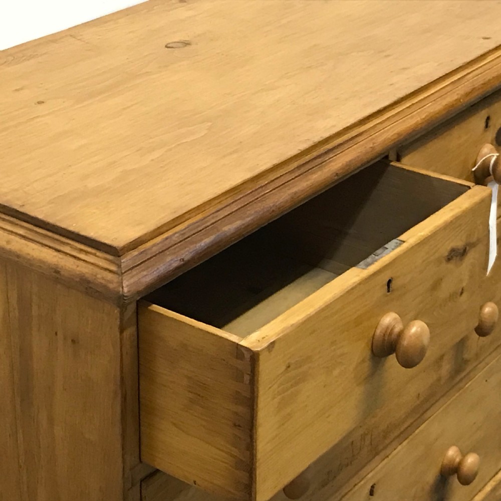 Small Victorian Pine Chest of Drawers View IV
